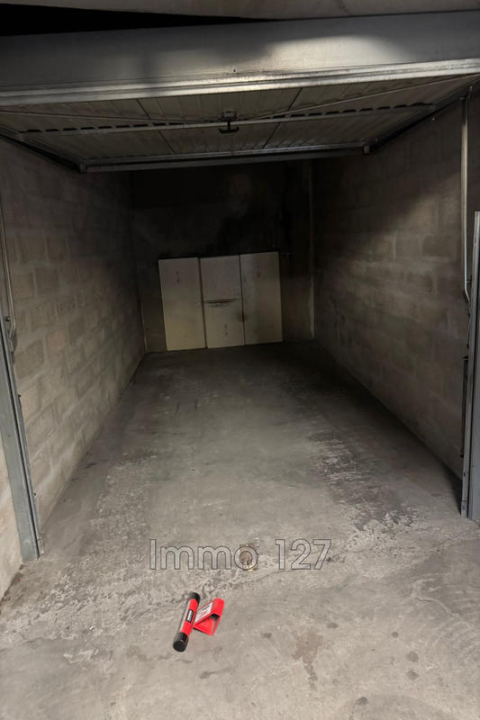 Parking / Garage - 12 m²