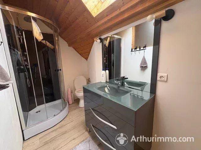 Maison - 167 m² - 9 pièces