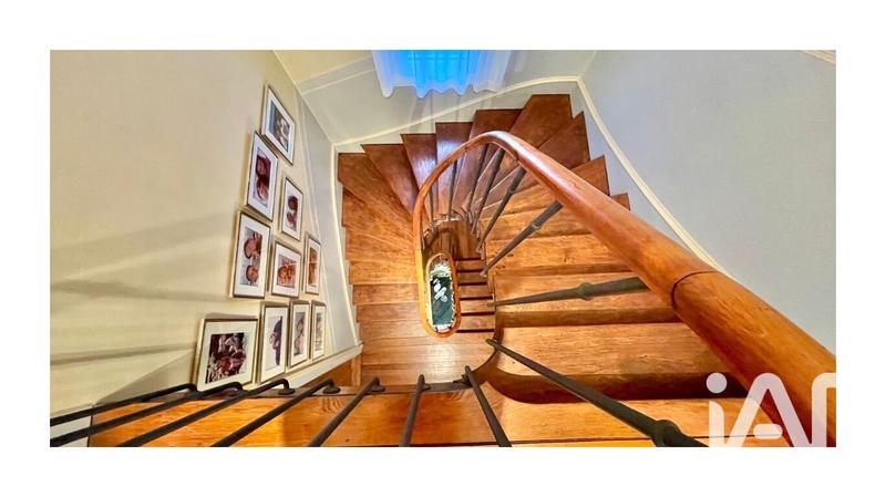 Maison - 200 m² - 7 pièces