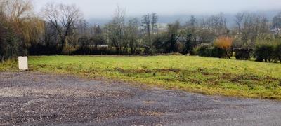 Terrain constructible - 915 m²