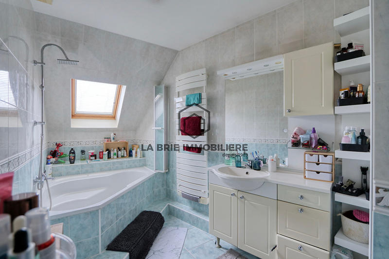 Maison - 103 m² - 5 pièces