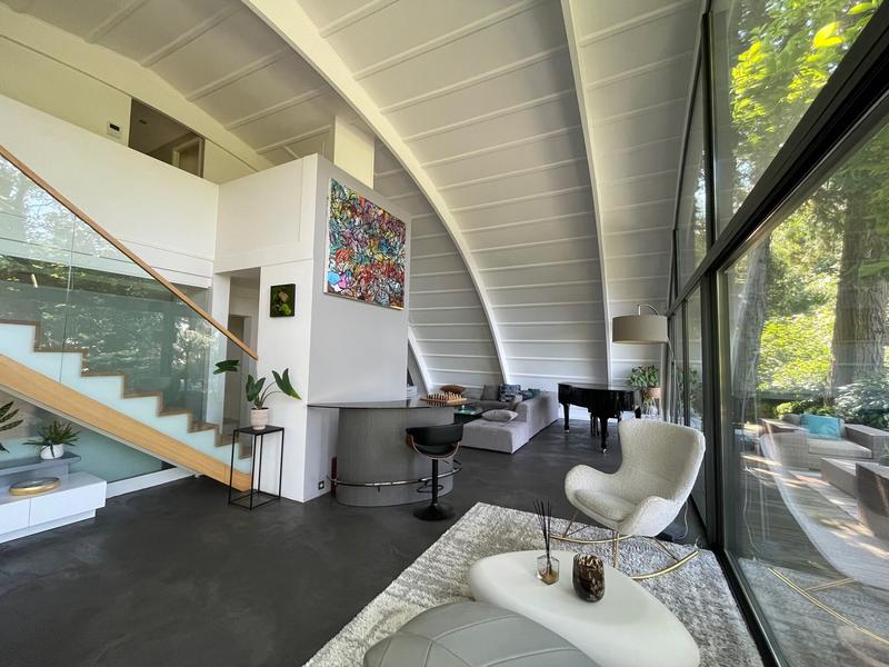 Maison - 260 m² - 7 pièces