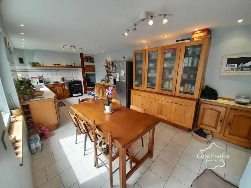 Propriété - 300 m² - 11 pièces