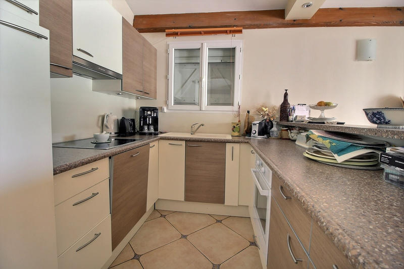 Maison - 204 m² - 9 pièces