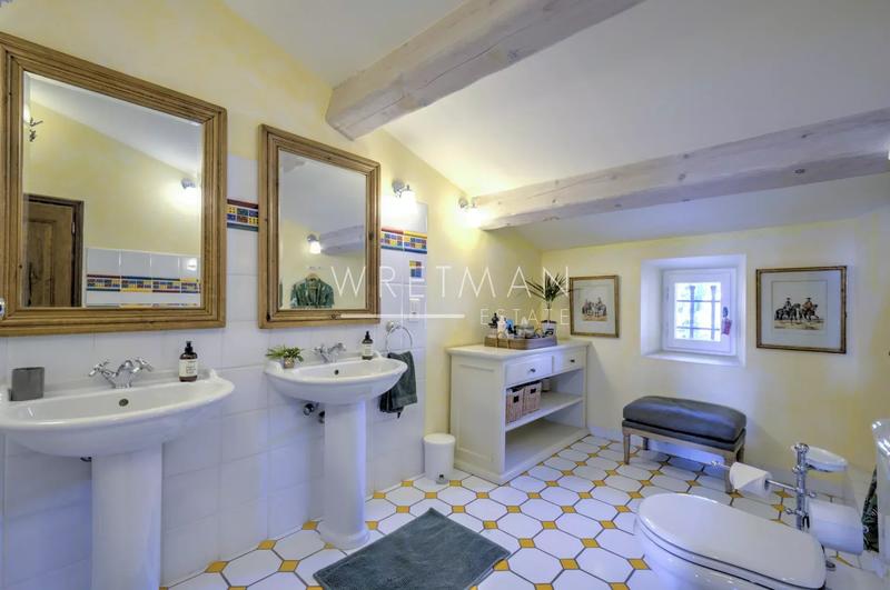 Propriété - 322 m² - 10 pièces