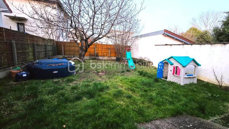 Maison - 140 m² - 8 pièces