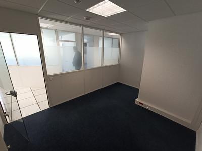 Bureau - 1 700 m²
