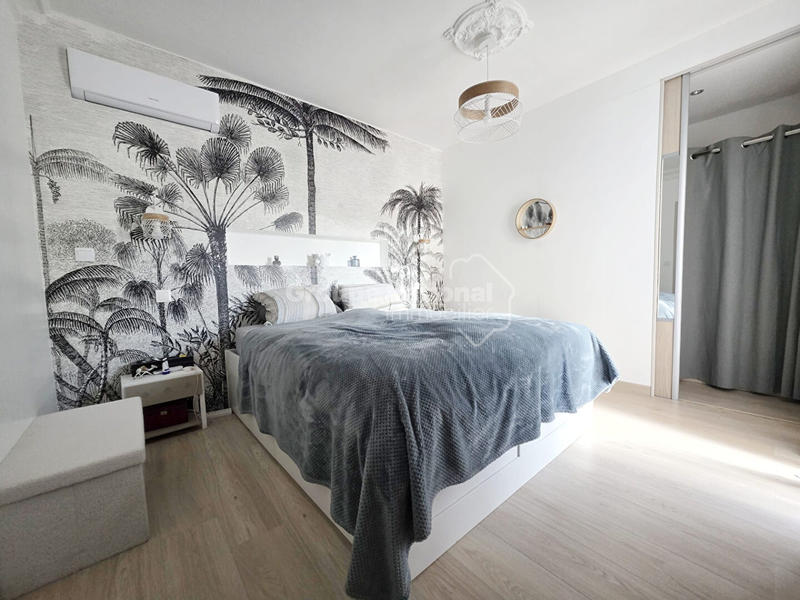 Maison - 270 m² - 6 pièces