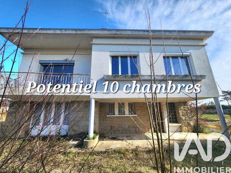 Maison - 230 m² - 12 pièces