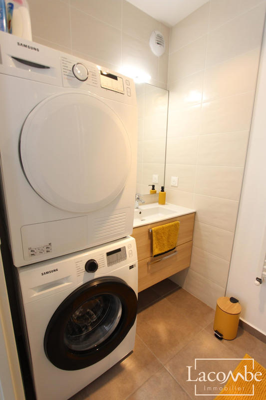 Appartement - 97 m² - 2 pièces