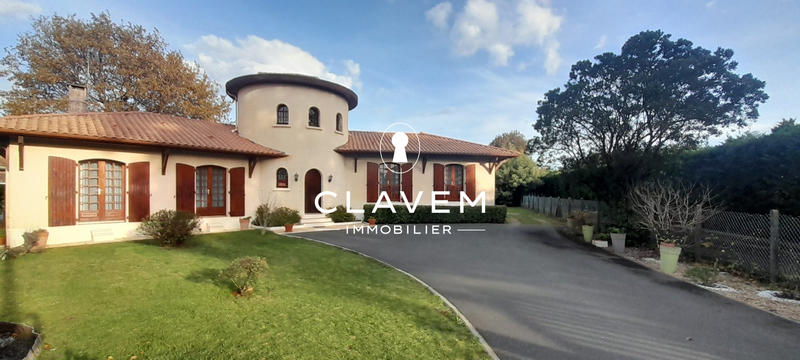 Maison traditionnelle - 144 m² - 5 pièces