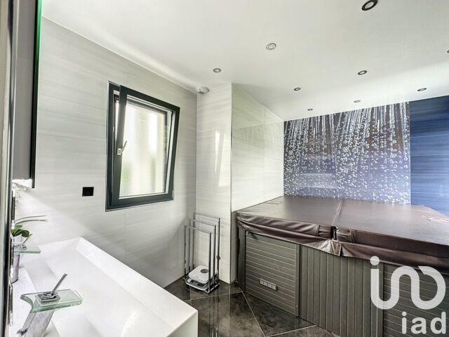 Maison de maîtres - 260 m² - 7 pièces