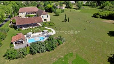 Propriété - 361 m² - 11 pièces