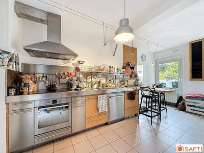 Maison - 180 m² - 8 pièces