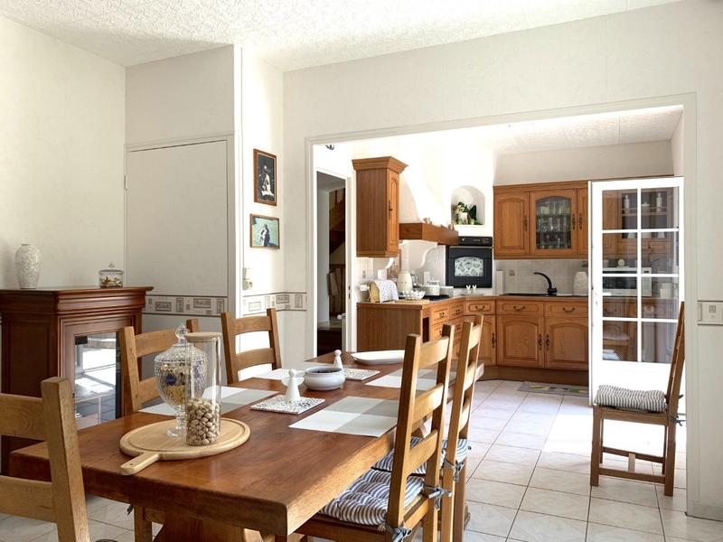 Maison - 245 m² - 6 pièces