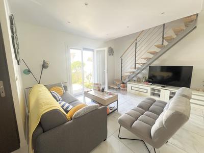 Maison traditionnelle - 88 m² - 4 pièces