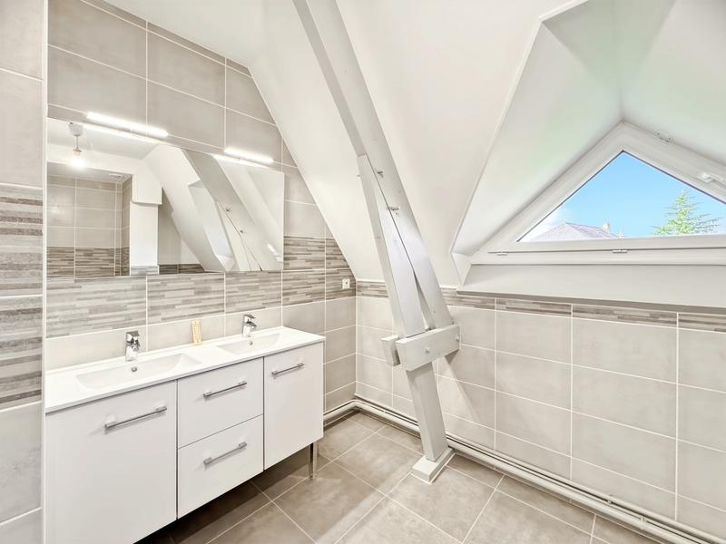 Maison - 145 m² - 6 pièces