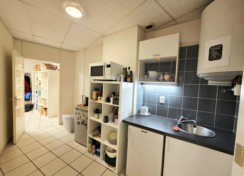 Local d'activités - 80 m² - 5 pièces