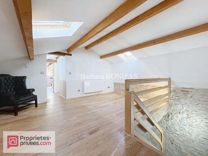 Maison - 202 m² - 6 pièces