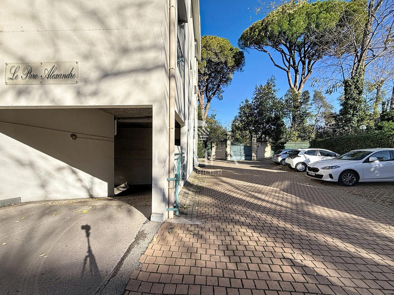 Parking / Garage - 16 m²