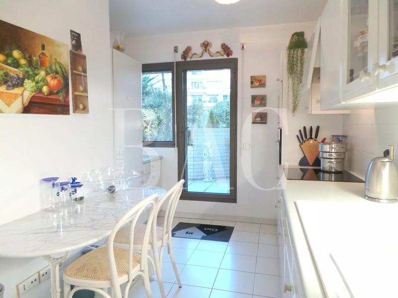 Appartement - 100 m² - 4 pièces