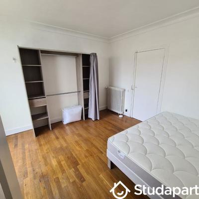 Chambre - 13 m² - 1 pièce