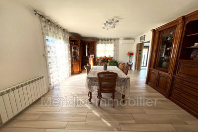 Villa - 168 m² - 6 pièces