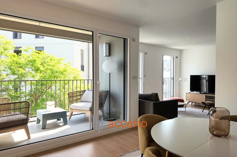 Appartement - 90 m² - 4 pièces