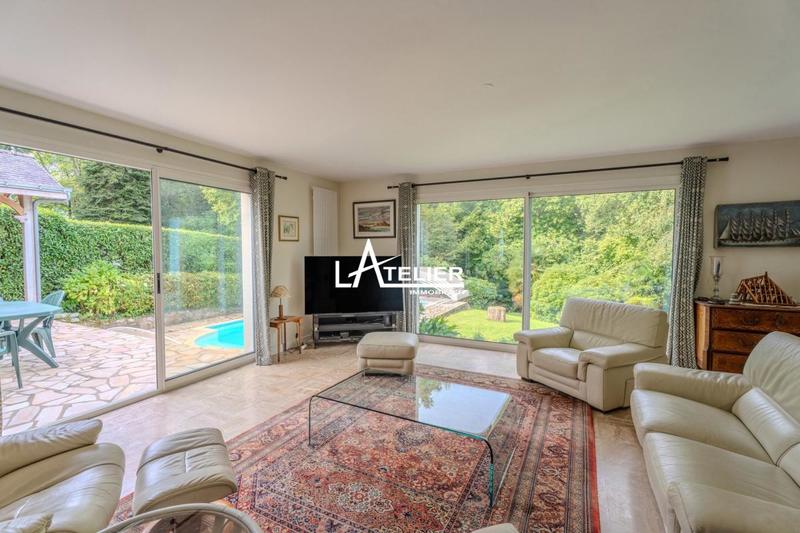 Maison - 230 m² - 11 pièces