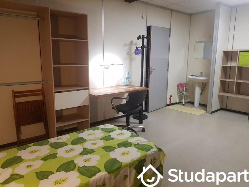 Chambre - 13 m² - 1 pièce