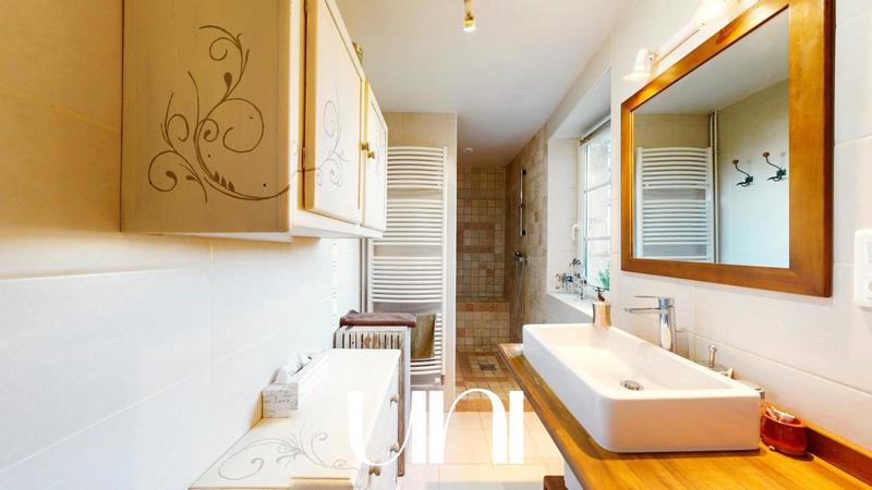 Maison - 388 m² - 12 pièces