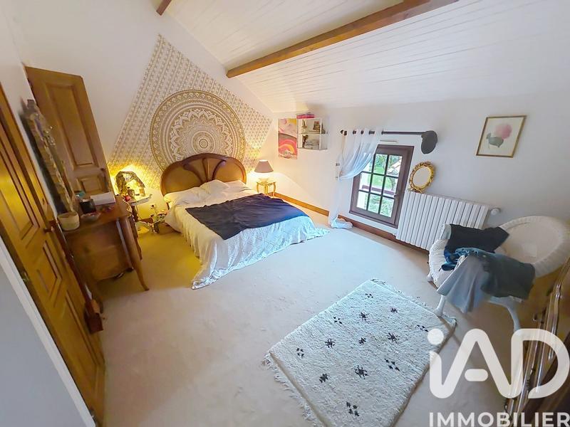 Maison - 200 m² - 7 pièces