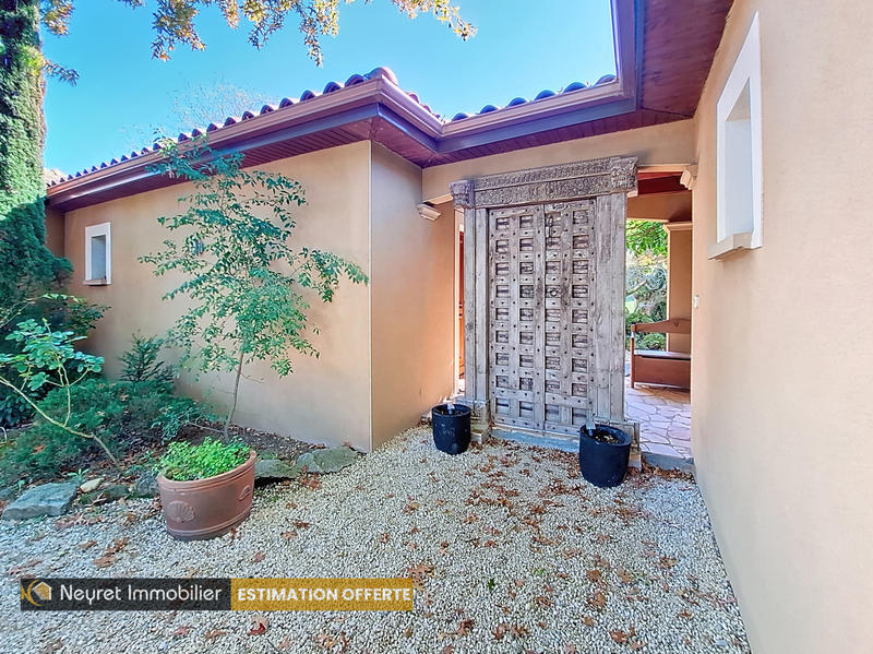 Maison - 308 m² - 10 pièces