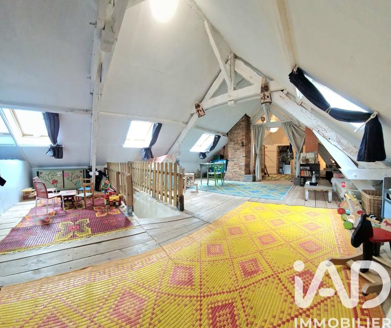 Maison - 210 m² - 6 pièces