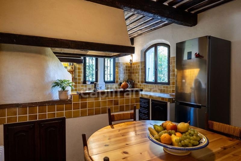 Maison - 202 m² - 7 pièces