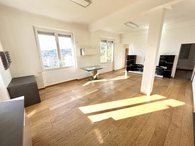 Appartement - 82 m² - 3 pièces