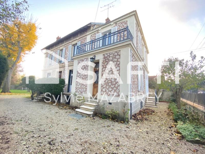 Maison - 210 m² - 11 pièces