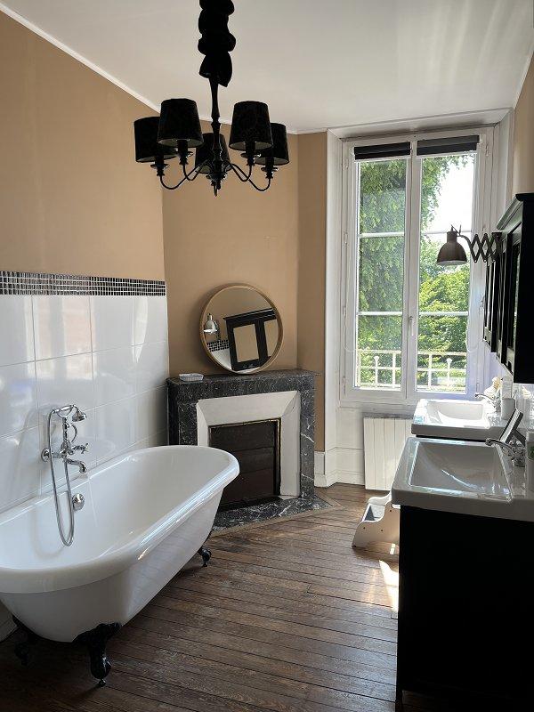 Maison - 220 m² - 7 pièces