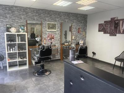 Local commercial - 75 m² - 4 pièces