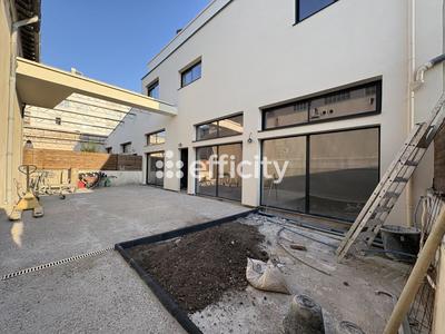 Loft - 180 m² - 5 pièces