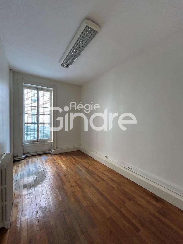 Bureau - 93 m² - 1 pièce