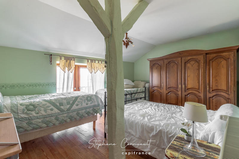 Maison - 236 m² - 8 pièces