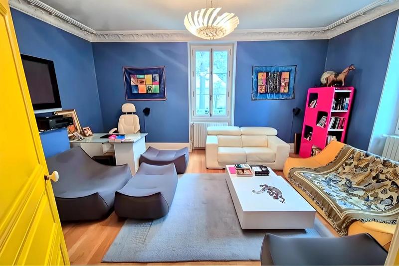 Maison - 300 m² - 7 pièces