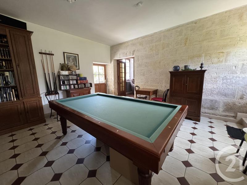 Maison - 210 m² - 7 pièces