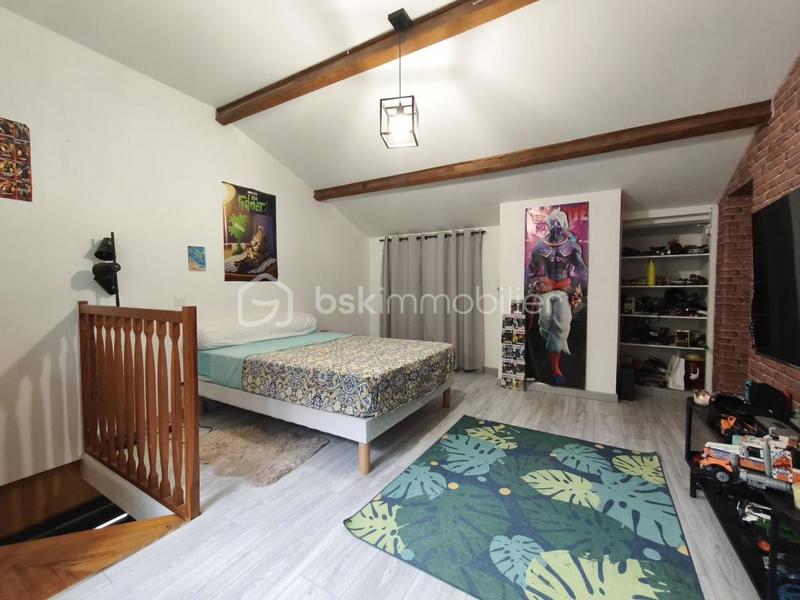 Maison - 250 m² - 8 pièces