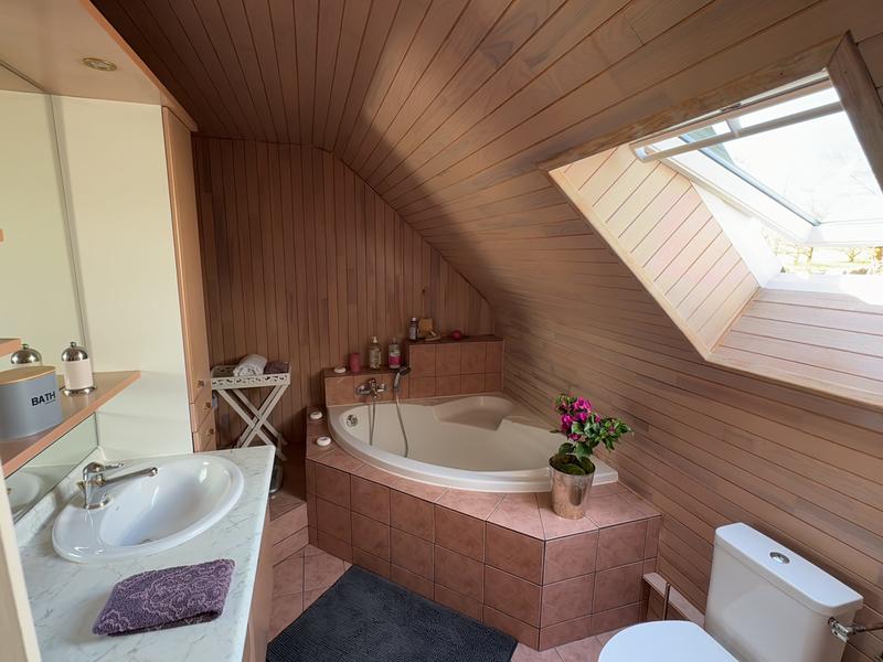 Maison - 201 m² - 7 pièces