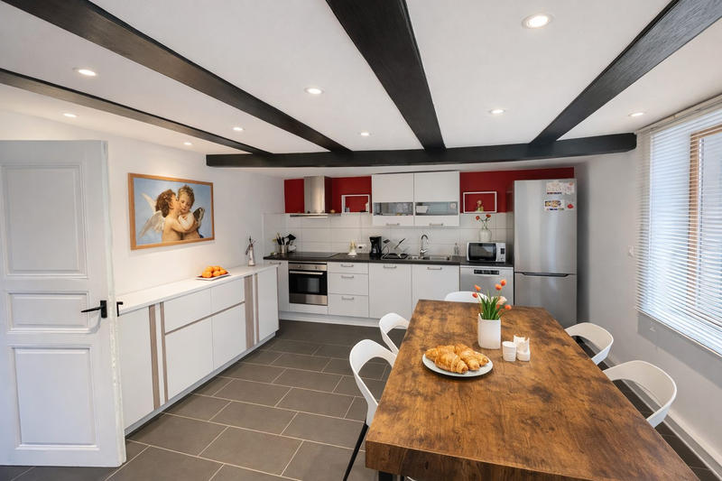 Maison - 260 m² - 6 pièces