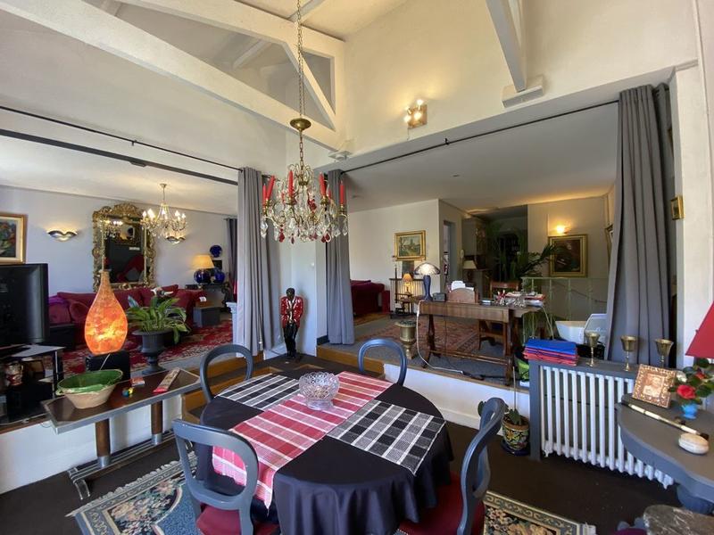 Appartement - 556 m² - 20 pièces