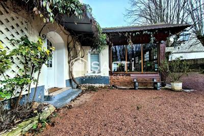 Maison - 270 m² - 13 pièces