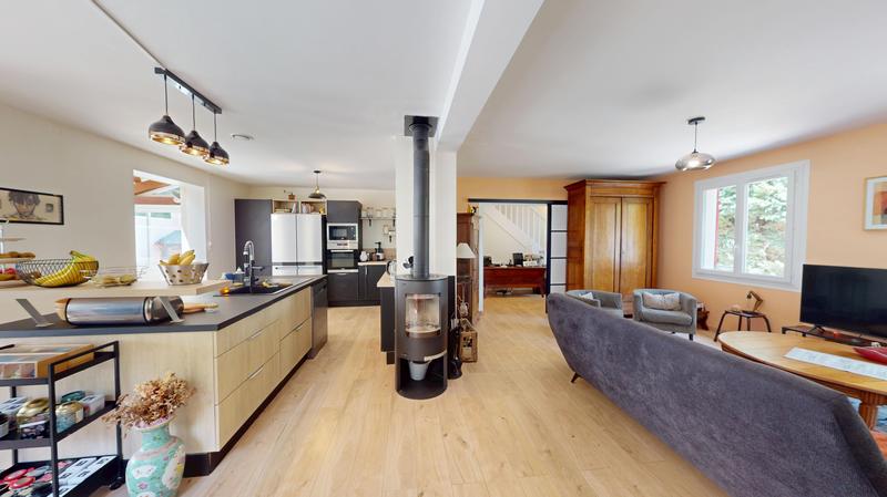 Maison - 280 m² - 8 pièces